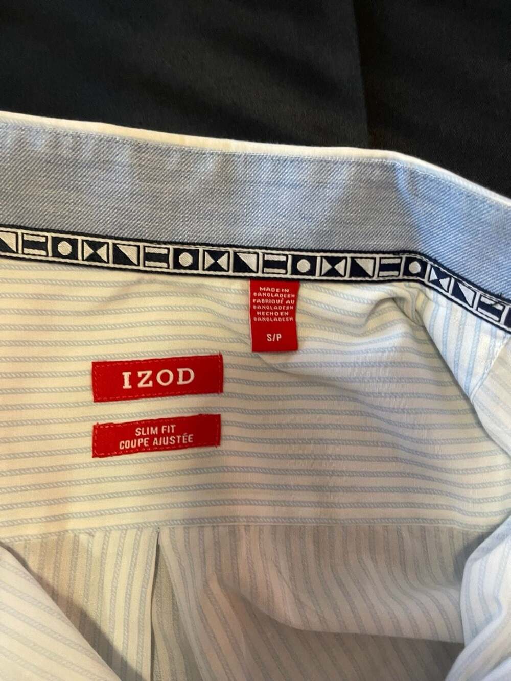 Small - IZOD Men's Slim Fit Button Down Shirt Size S/P Blue White Striped - Picture 4 of 6